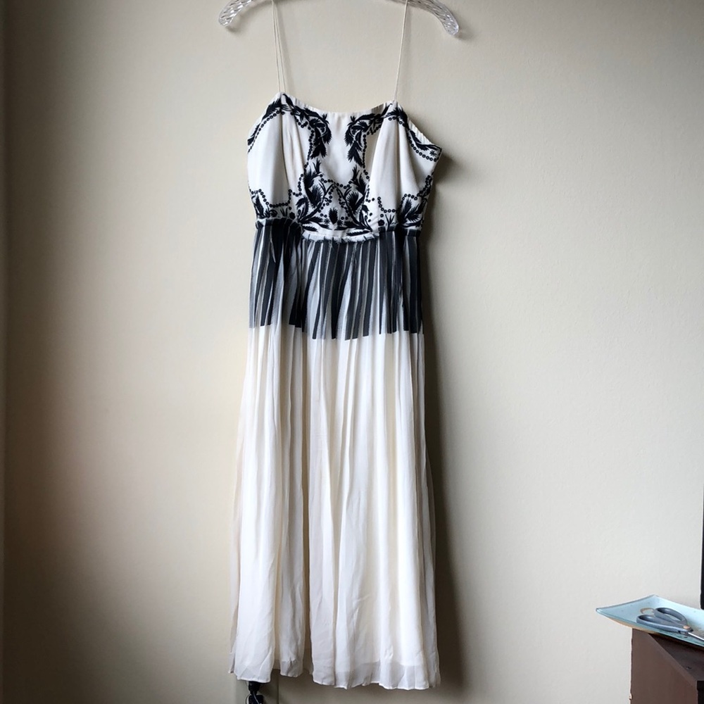 Nicole Miller White and Black Print Pleated Dress